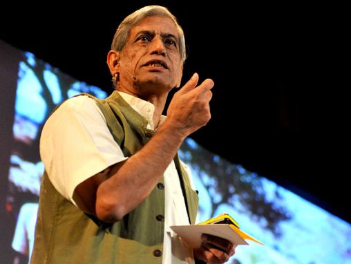 Click to play Anupam Mishra : l'ingéniosité ancestrale dans la récolte de l'eau.