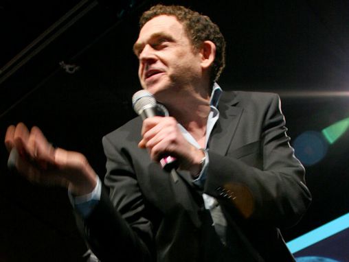 찰스 플레셔가 우주의 모든 것들이 몰리즈로 투영될 수 있다고 말합니다.