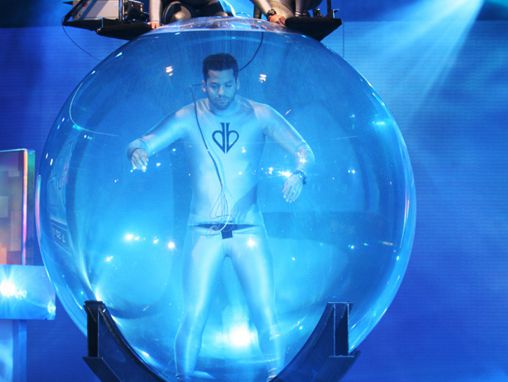 Click to play David Blaine: Hogyan tartottam vissza a lélegzetem 17 percig?