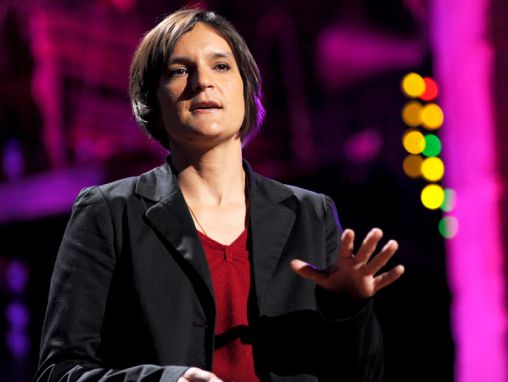 Click to play Esther Duflo: Experimentos sociales para luchar contra la pobreza