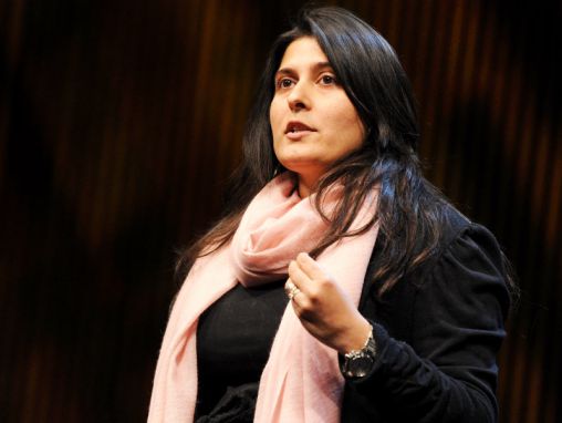 Click to play Sharmeen Obaid Chinoy: Öngyilkos robbantók iskolájának belsejében