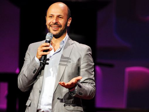 Click to play Maz Jobrani: Azt a viccet az iráni-amerikairól már hallottátok?