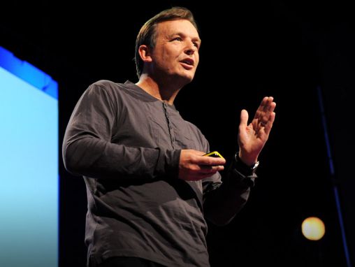 Click to play Chris Anderson: Hogyan teszi lehetővé a webes videó a globális innovációt