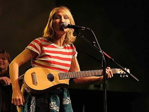 Click to play Jill Sobule chante pour Al Gore